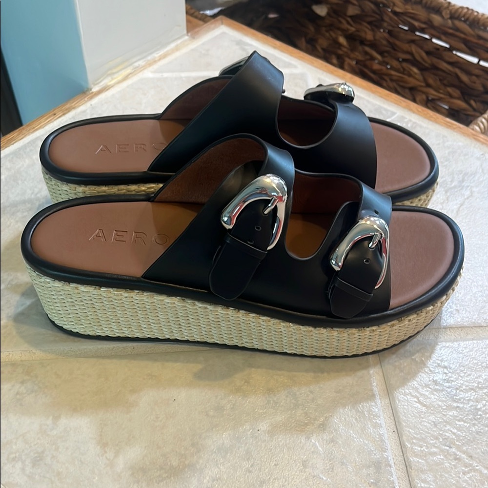 AEROSOLES Darcy Wedge Sandals :: size 9M :: NEW